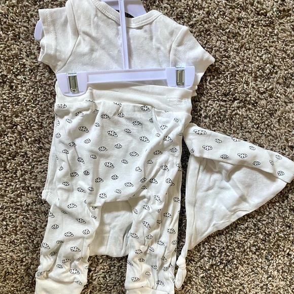 Rae Dunn Baby Onesie Bodysuit & Leggings Set w/ Cap • I WOKE UP LIKE THIS • NEW - Picture 2 of 4